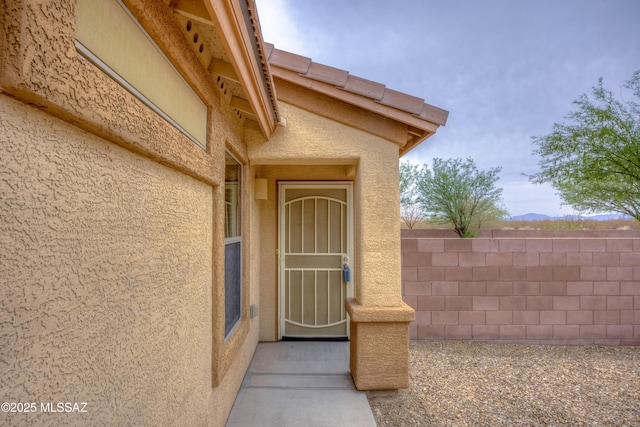7077 S Cottontail Run Ave, Tucson, AZ 85756 - entrance to property with stucco siding