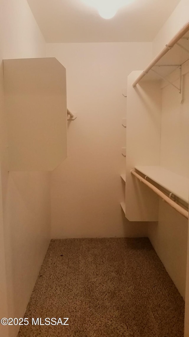 2835 N Euclid Ave, Tucson, AZ 85719 - view of walk in closet