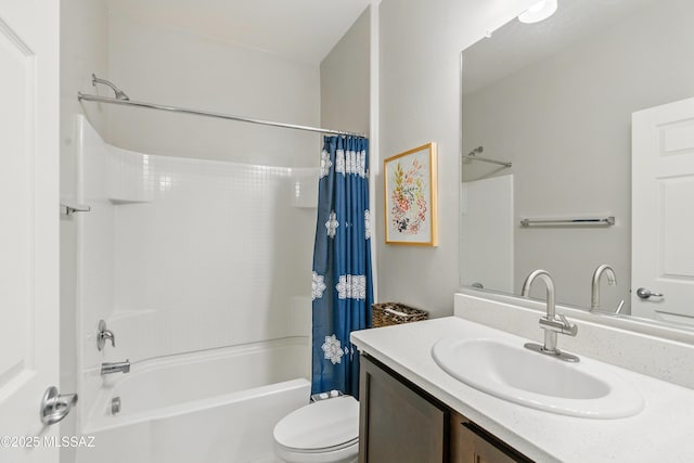 208 E Calle Trona, Green Valley, AZ 85614 - full bathroom with shower / bath combo, vanity, and toilet