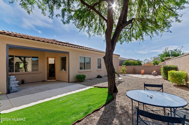 6321 N Via Lomas De Paloma, Tucson, AZ 85718 - fenced backyard featuring a patio area