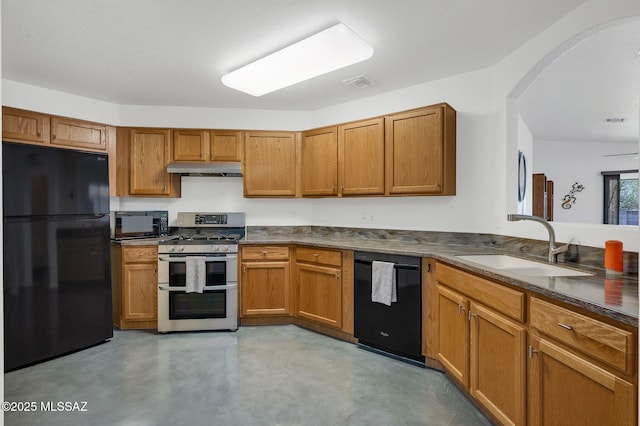 10140 E Pleasant View Way, Tucson, AZ 85748 - kitchen with black appliances, a sink, under cabinet range hood, finished concrete flooring, and dark countertops