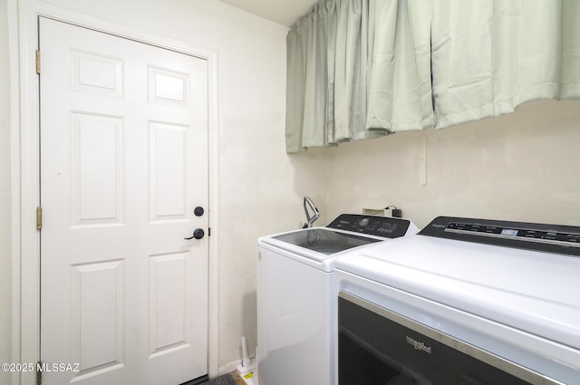 3521 W Camino De Talia, Tucson, AZ 85741 - laundry area featuring washing machine and dryer