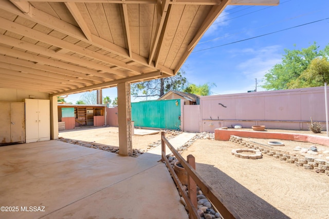 908 E Weymouth St, Tucson, AZ 85719 - view of patio / terrace featuring a gate