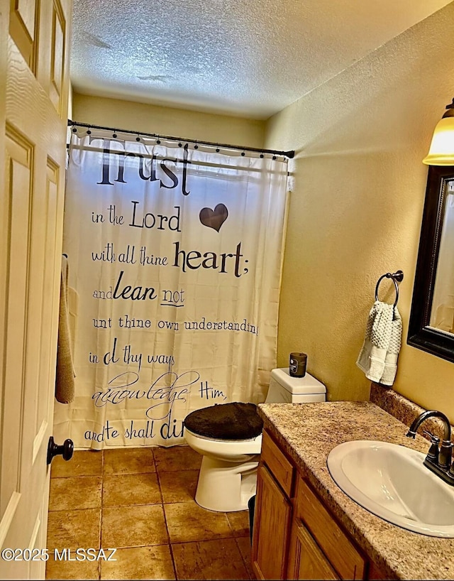 1643 W Houchin Way, Tucson, AZ 85746 - full bath with a textured ceiling, vanity, a shower with shower curtain, and a textured wall