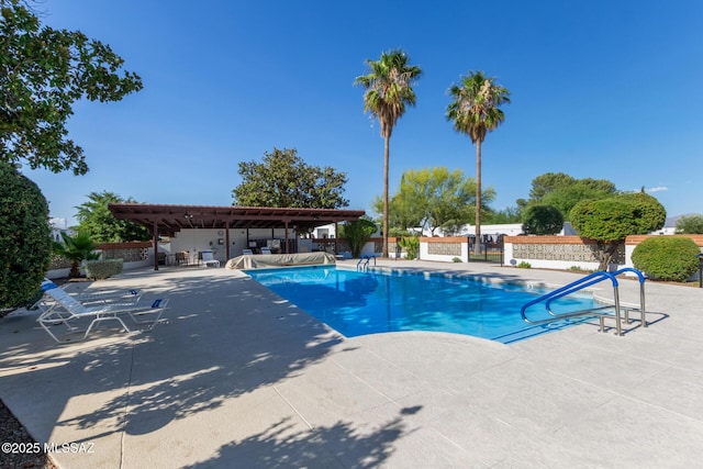 134 S Paseo Quinta Unit A, Green Valley, AZ 85614 - view of swimming pool featuring a patio