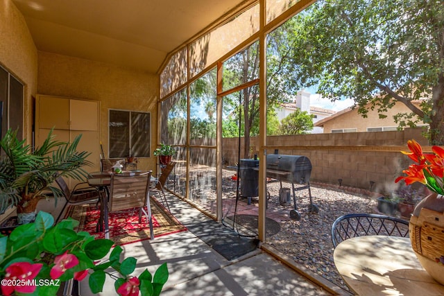 7157 W Odyssey Way, Tucson, AZ 85743 - sunroom featuring lofted ceiling