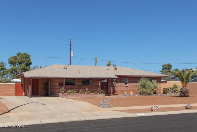 1117 S Carnegie Dr, Tucson, AZ 85710 - ranch-style house featuring driveway