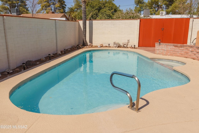 1117 S Carnegie Dr, Tucson, AZ 85710 - view of pool featuring a fenced backyard