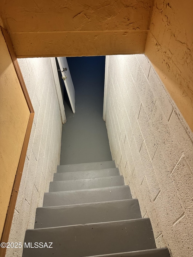 41 S Main St, Pima, AZ 85543 - view of staircase
