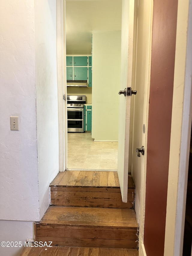 41 S Main St, Pima, AZ 85543 - corridor featuring light wood finished floors