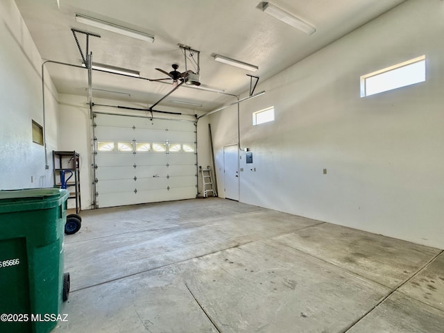 7621 N Placita De Los Amigos, Tucson, AZ 85704 - garage featuring a garage door opener