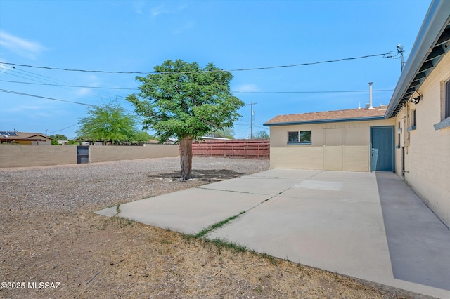 826 W Calle Margarita, Tucson, AZ 85706 - fenced yard with a patio area
