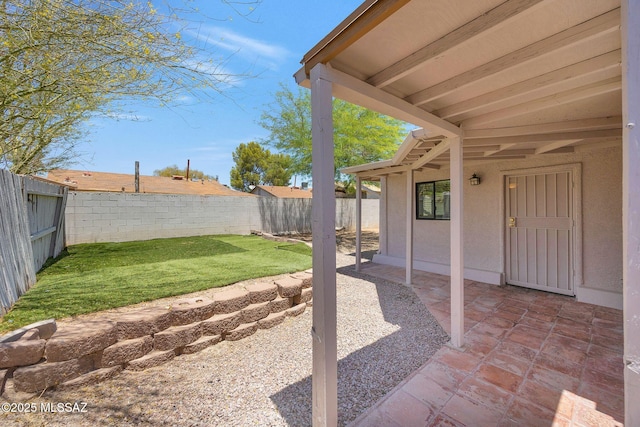 2520 W Vereda De Las Flores, Tucson, AZ 85746 - fenced backyard featuring a patio area