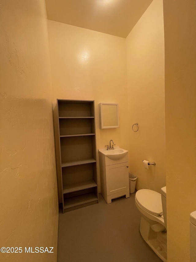 1094 N Pomerene Rd, Benson, AZ 85602 - half bath featuring toilet and vanity