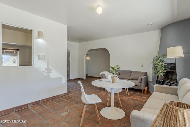 1503 Camino Bacalao, Rio Rico, AZ 85648 - living room with arched walkways