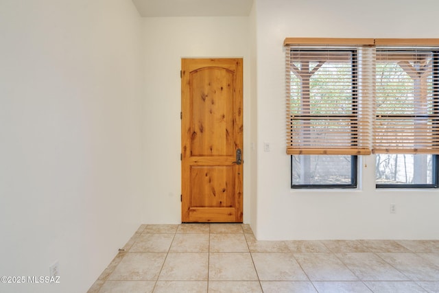 139 E Castlefield Cir, Tucson, AZ 85704 - view of tiled entrance foyer