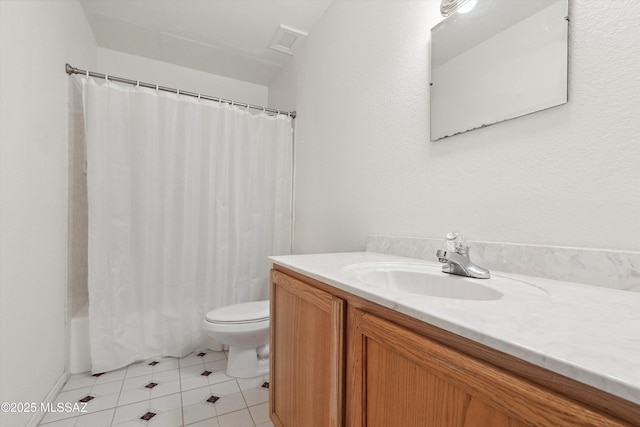 807 N Manzanita Pl, Saint David, AZ 85630 - full bathroom featuring vanity, tile patterned floors, and shower / bath combo with shower curtain