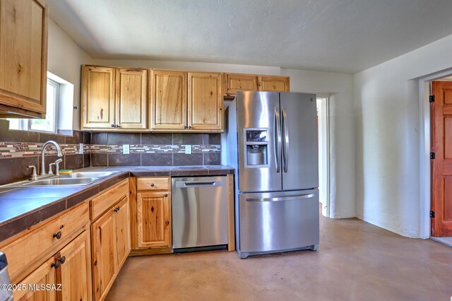 1125 W Huron St, Tucson, AZ 85745 - kitchen with stainless steel appliances and backsplash