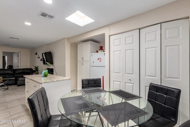 801 W Idaho St, Tucson, AZ 85706 - dining space with recessed lighting