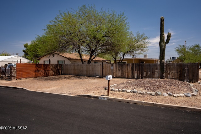 4812 E 3rd St, Tucson, AZ 85711 - view of fenced yard