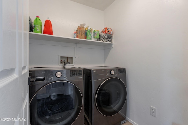 10567 E Desert Drifter Pl, Tucson, AZ 85747 - laundry area featuring washer and dryer and baseboards