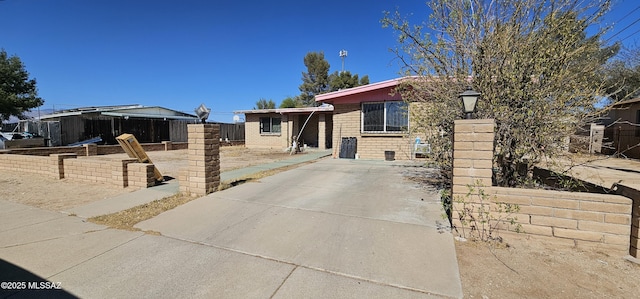 2009 S Longfellow Pl, Tucson, AZ 85711 - view of front of house
