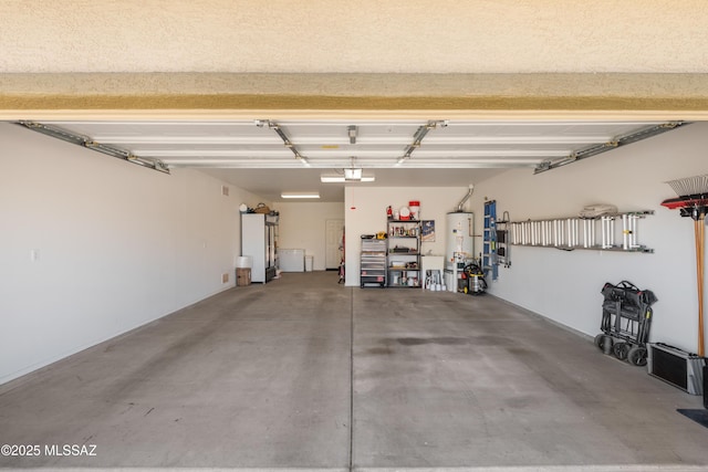 977 S Limestone St, Benson, AZ 85602 - garage with water heater