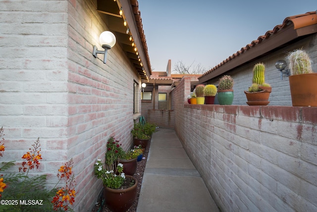 2000 E Campbell Ter, Tucson, AZ 85718 - view of side of property with a tiled roof