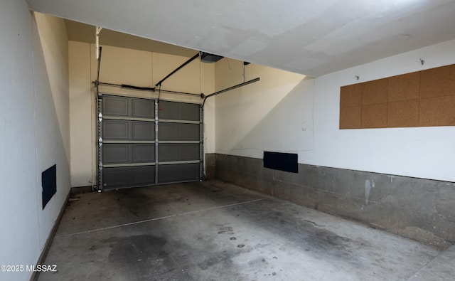 2990 W Trevi Pl Unit 200, Tucson, AZ 85741 - garage with a garage door opener