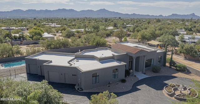 6859 N Placita Chula Vis, Tucson, AZ 85704 - view of subject property featuring a mountainous background and a pool