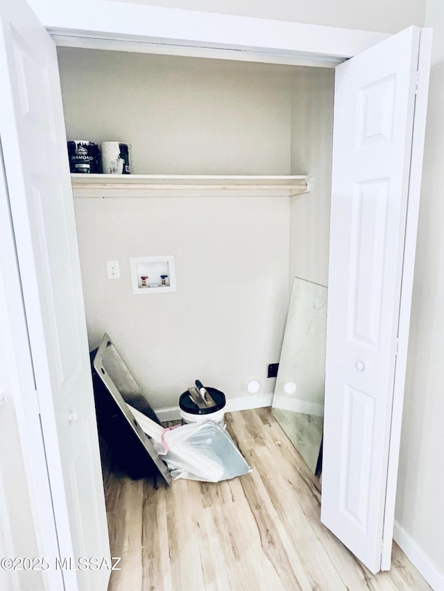 1105 S 1st Ave, Safford, AZ 85546 - laundry room featuring wood finished floors and washer hookup