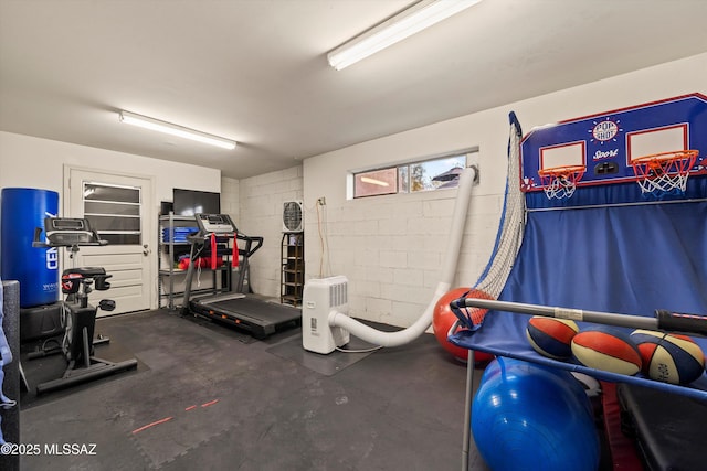 6265 N Jochums Dr, Tucson, AZ 85718 - exercise area with concrete block wall