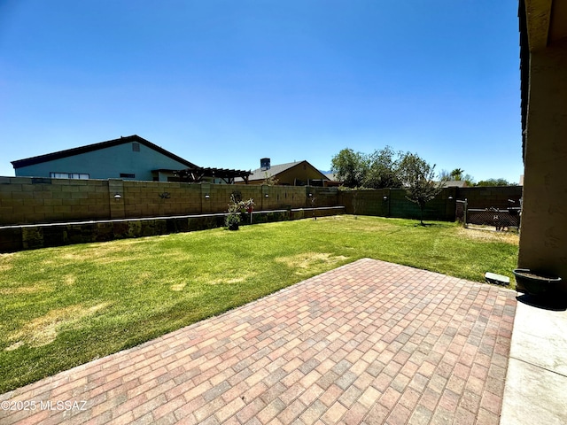 545 W Keisha Ln, Safford, AZ 85546 - fenced backyard featuring a patio