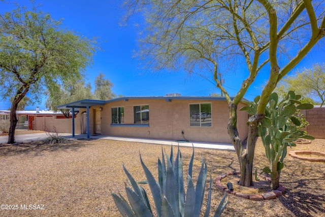 626 S Kellond Pl, Tucson, AZ 85710 - view of front of home with stucco siding