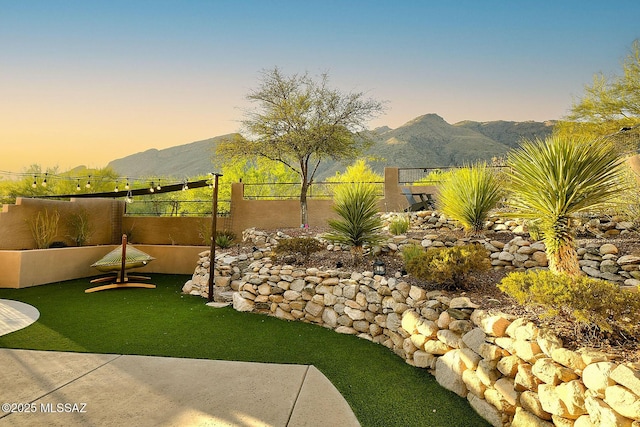 6530 N Finisterra, Tucson, AZ 85750 - view of yard featuring a mountain view