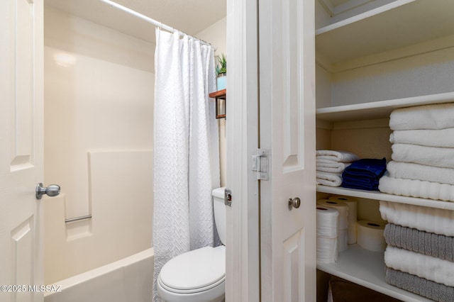 1745 E Glenn St Unit 115, Tucson, AZ 85719 - full bathroom featuring toilet and shower / bath combination with curtain