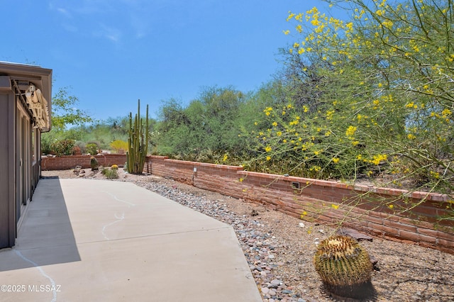 149 E La Huerta, Green Valley, AZ 85614 - fenced backyard with a patio area