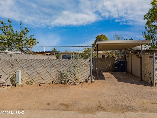 3872 S Evergreen Ave, Tucson, AZ 85730 - view of yard featuring a detached carport