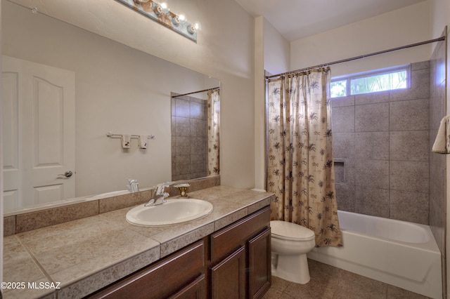 817 E Deer Spring Canyon Pl, Sahuarita, AZ 85629 - full bath with vanity, shower / bath combo, and tile patterned flooring
