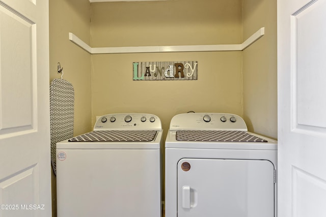 6651 N Campbell Ave Unit 286, Tucson, AZ 85718 - washroom with washing machine and dryer