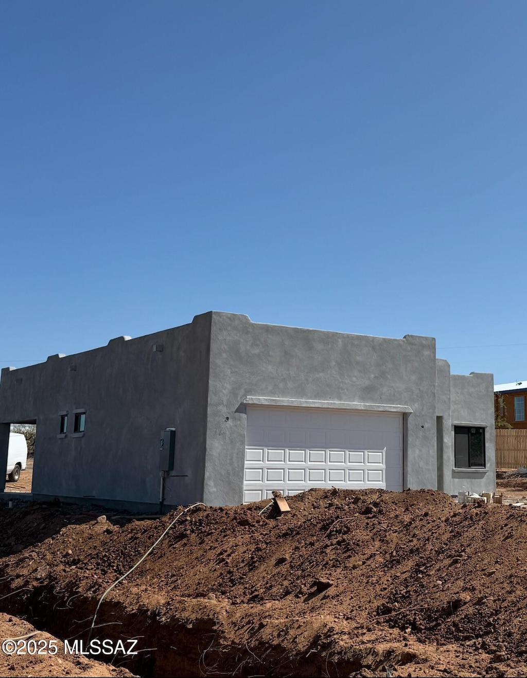 15789 N Twin Lakes Dr NW, Tucson, AZ 85739 - view of side of property featuring an attached garage