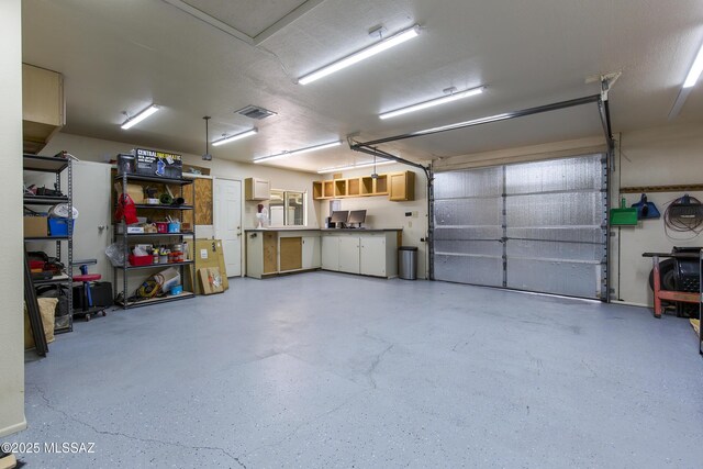 2856 W Goldfield Dr, Tucson, AZ 85745 - view of garage