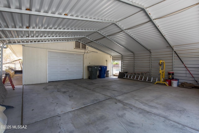 2856 W Goldfield Dr, Tucson, AZ 85745 - garage with metal wall