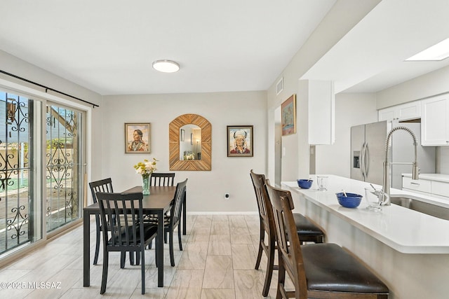 4211 N Villas Placitas, Tucson, AZ 85705 - dining space with baseboards