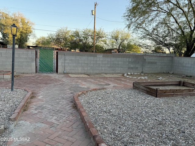 1412 E Silver St, Tucson, AZ 85719 - view of yard
