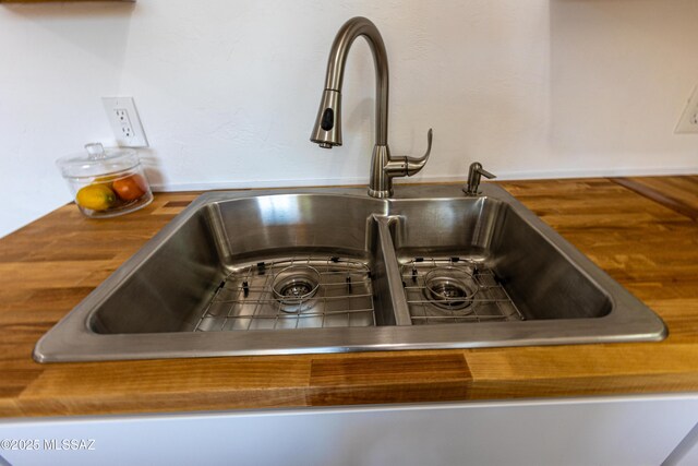 1435 E Grant Rd, Tucson, AZ 85719 - kitchen view of a sink