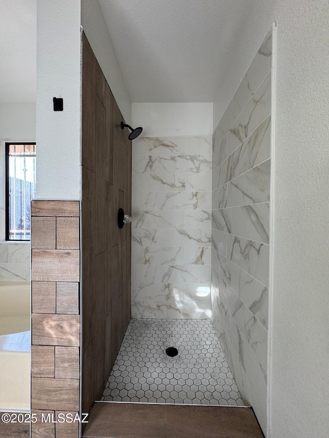 1129 W Amberbrooke Ave, Tucson, AZ 85745 - bathroom featuring a tile shower