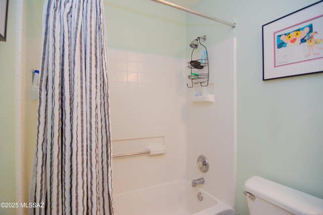 9495 N Winter Wren Ave, Tucson, AZ 85742 - bathroom with toilet and shower / bath combo