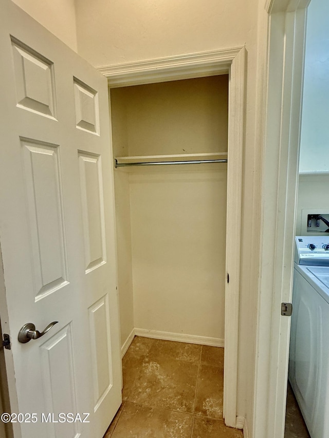 8361 N Mountain Stone Pine Way, Tucson, AZ 85743 - closet featuring washer / clothes dryer