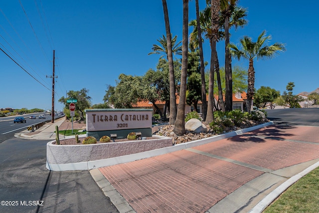 6490 N Tierra De Las Catalinas Unit 94, Tucson, AZ 85718 - view of community / neighborhood sign